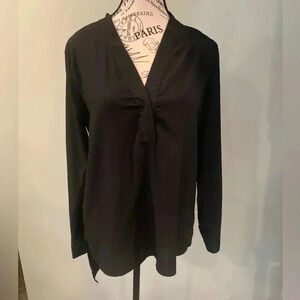 Daily Look Women’s Small Basic Black V-Neck Roll Tab Long Sleeve Blouse